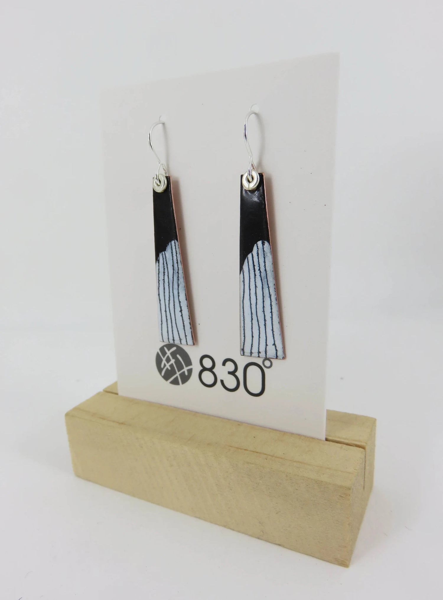 Black and White Monochrome Dangle Earrings - 830 Degrees_Just Makers