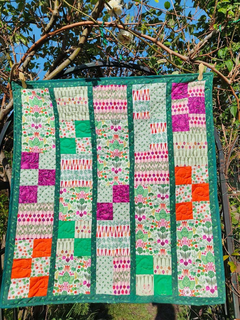 Kitchen Garden Quilt - Bee - spoke Quilts - Just Makers Bee - spoke Quilts