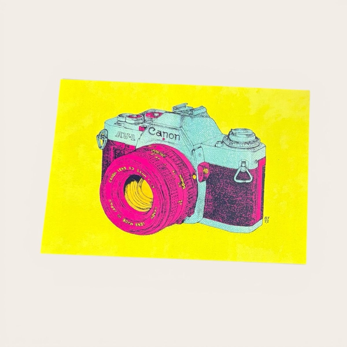 Illustration of a Canon camera on a yellow background