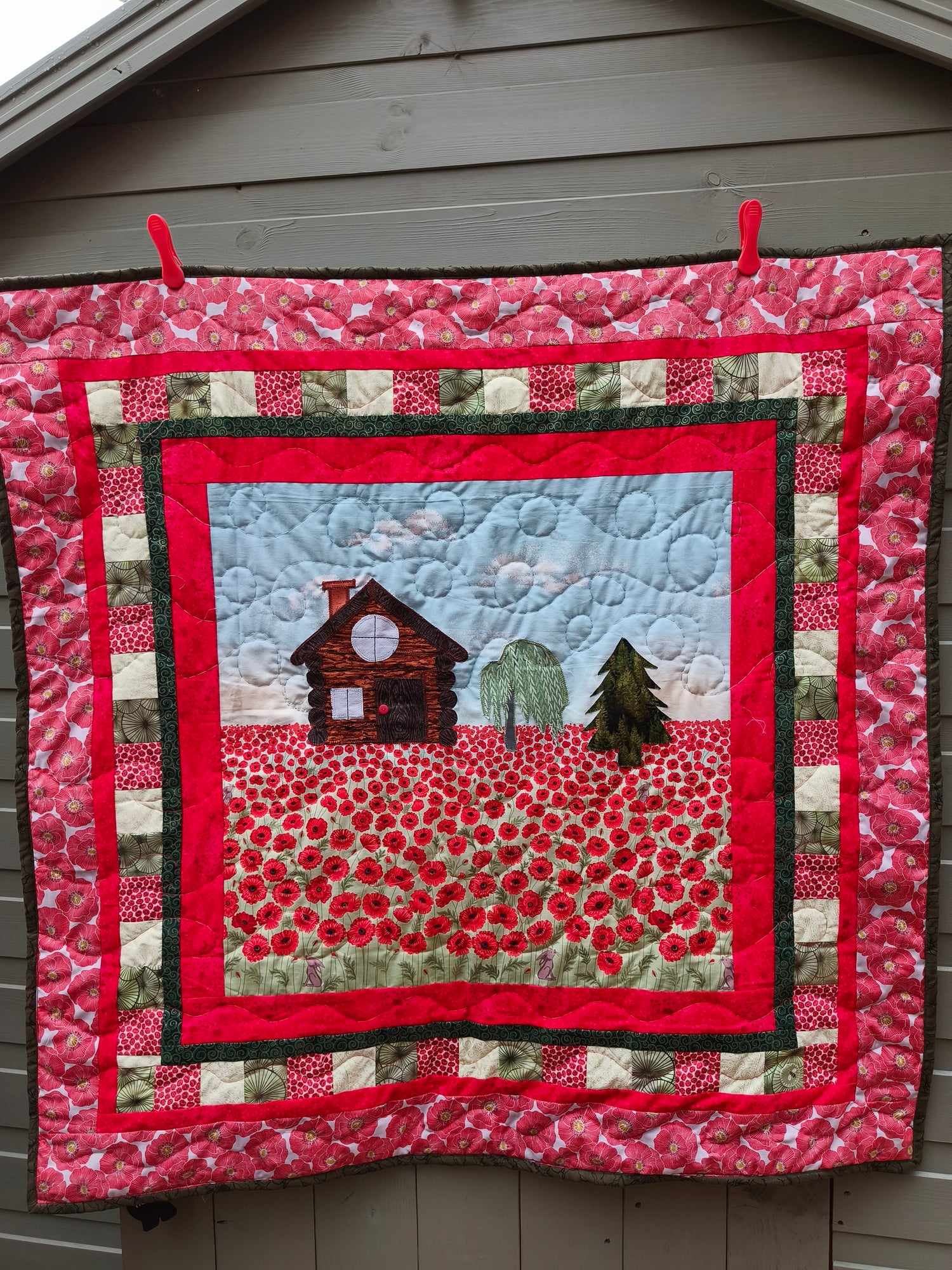 Poppyfield Hideaway Quilt - Bee-spoke Quilts