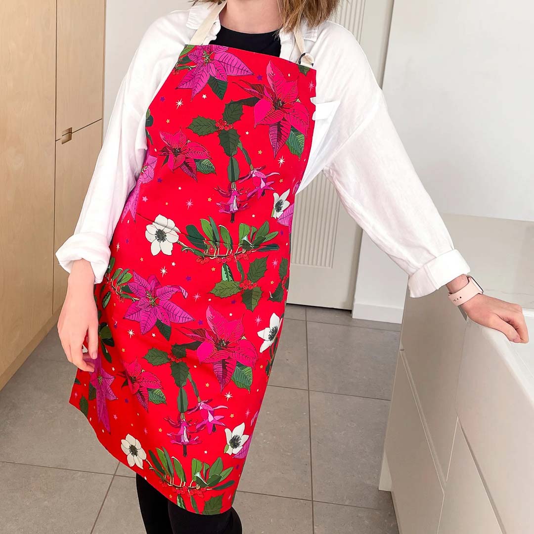Apron with Pocket - Christmas Poinsettia_Just Makers