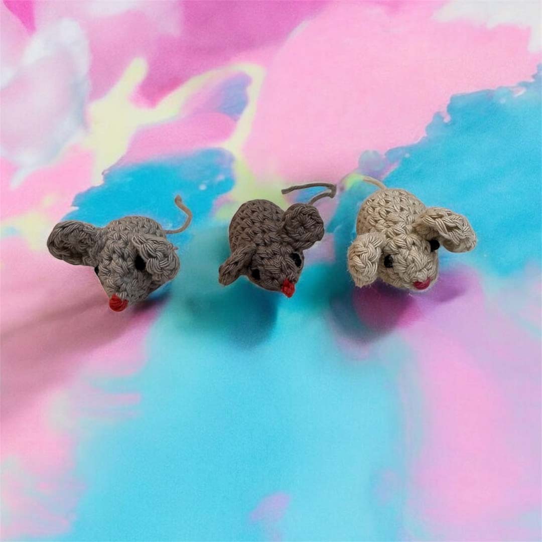 Crochet Mice - Hooked on Yarn_Just Makers