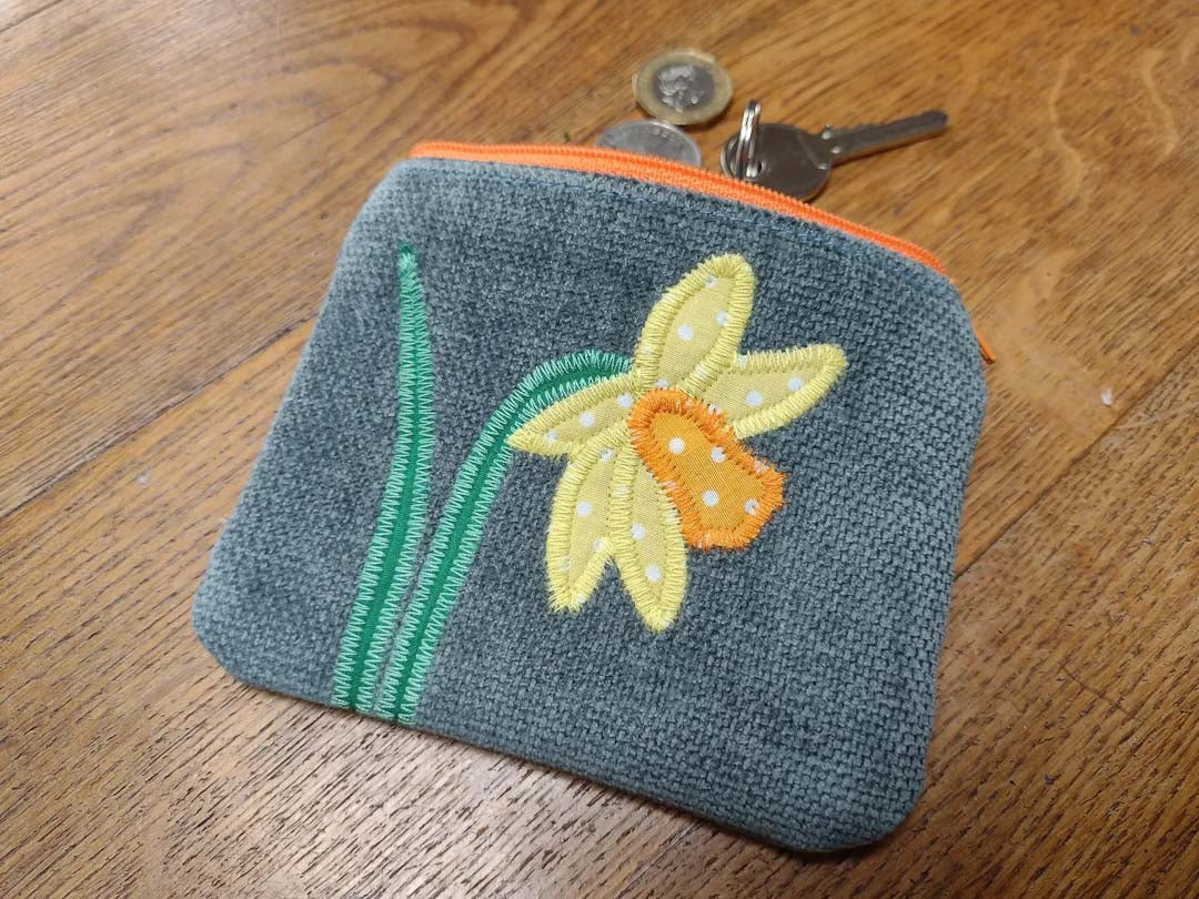 Daffodil Purse Made by Marianne_Just Makers