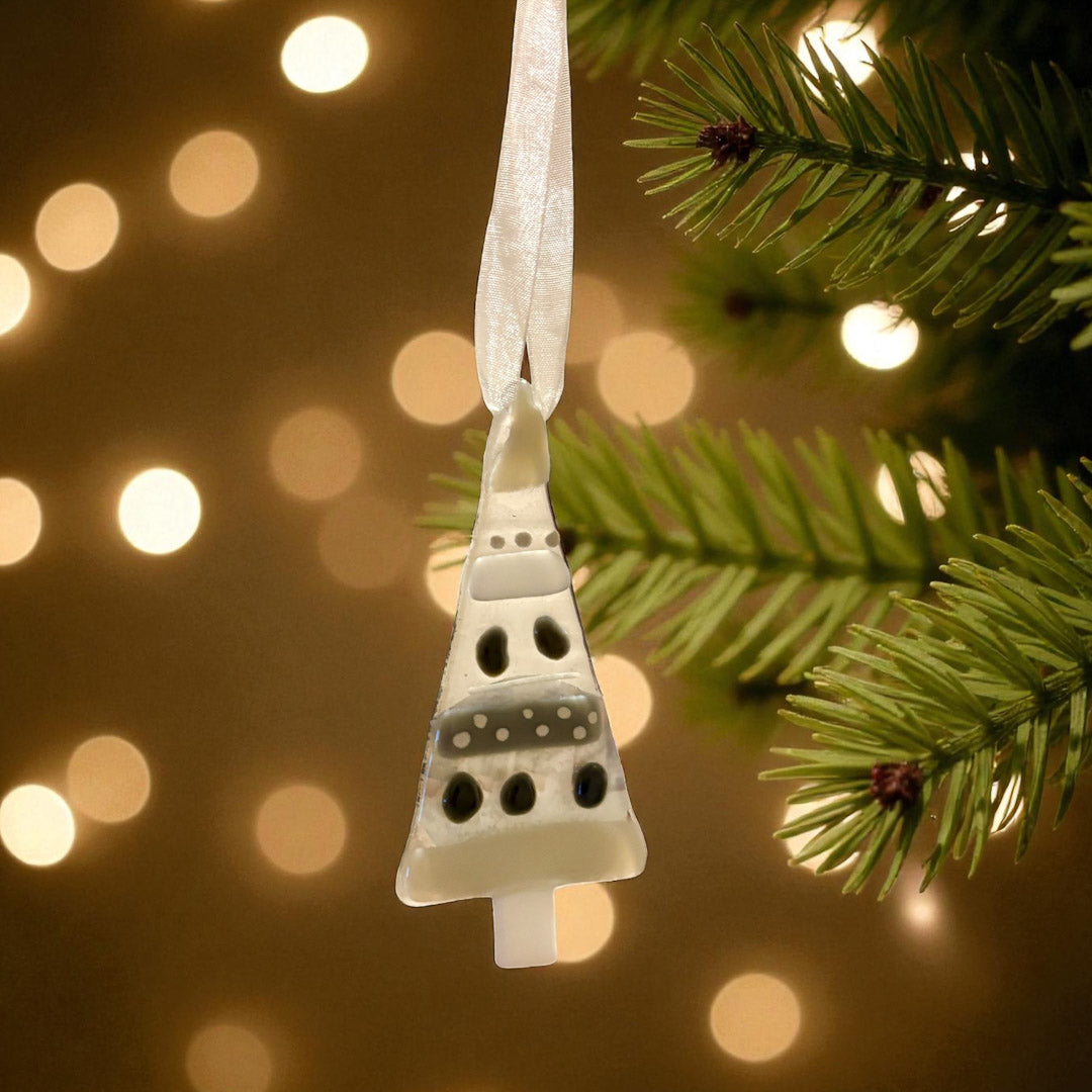 Fused Glass Christmas Tree Decoration - Redcurrant Glass_Just Makers