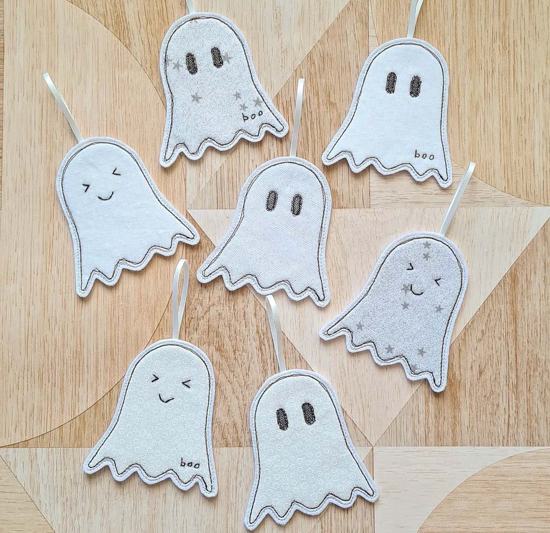Hanging Fabric Ghost - Alice and Audrey_Just Makers