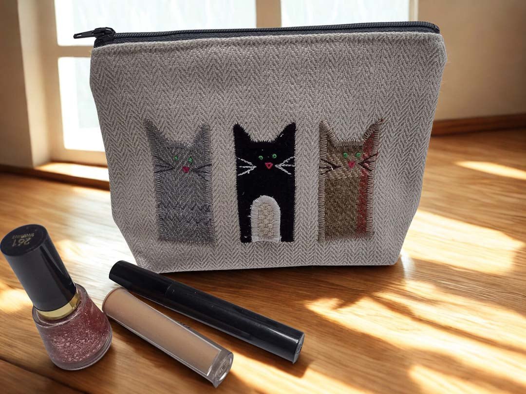 Happy Cats Make Up Bag Made by Marianne - Just Makers Made by Marianne