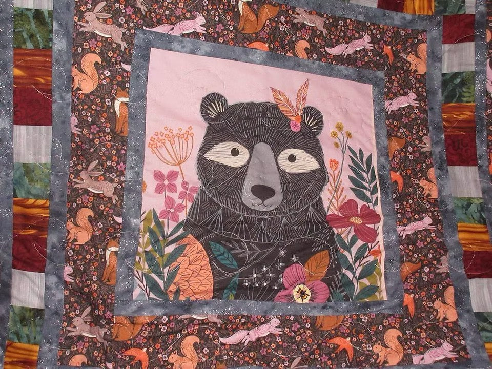 Mr Grizzly Bear Quilt - Bee-spoke Quilts_Just Makers