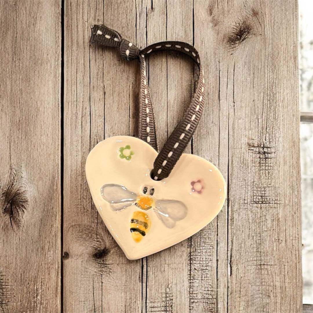 Small Bee Heart - Jamali Annay Designs_Just Makers