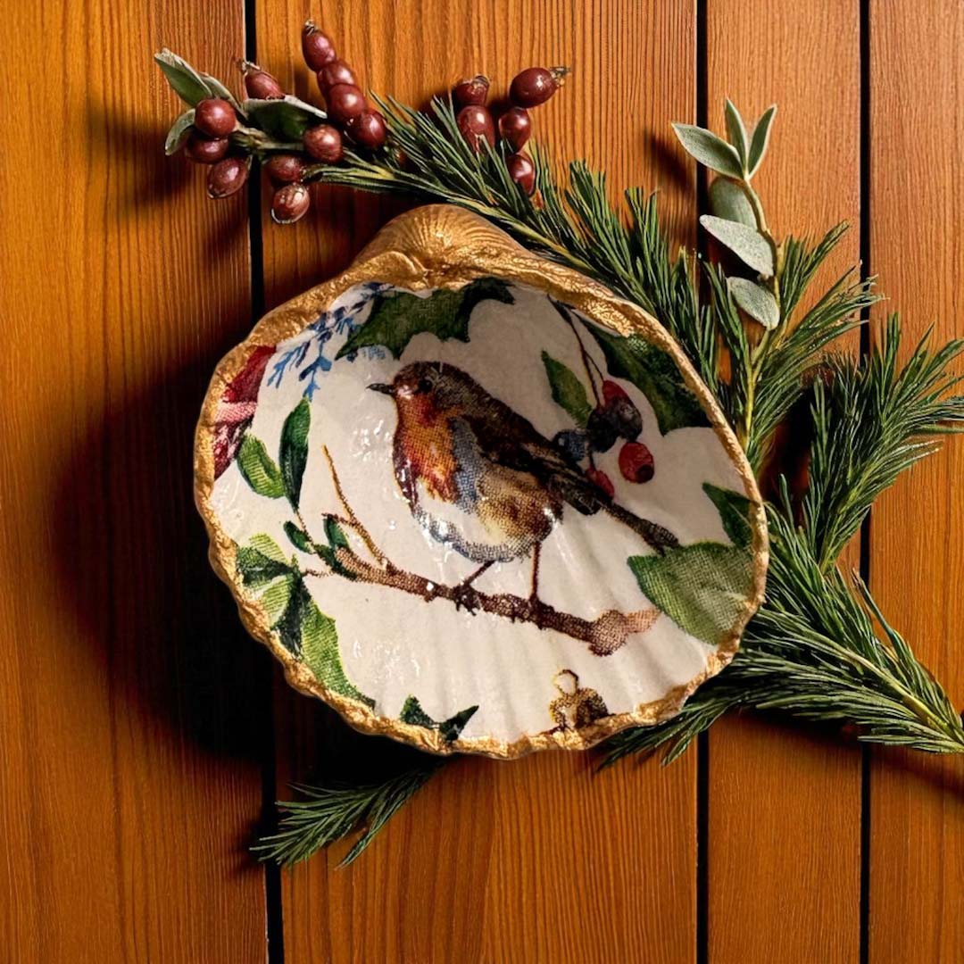 Small Christmas Robin Shell by Sarah Tustin_Just Makers