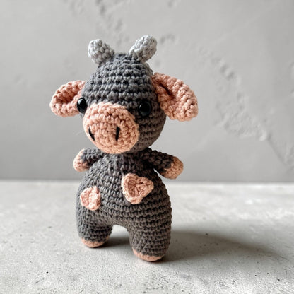 Crochet Cow - Hooked on Yarn_just makers