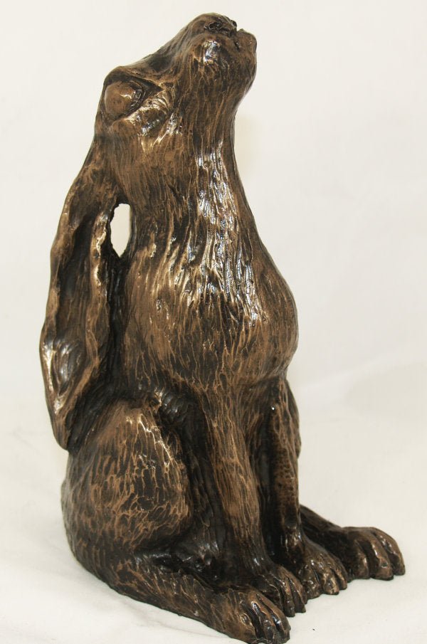 Moon Gazing Hare Medium Sculpture – John Rattenbury_Just Makers